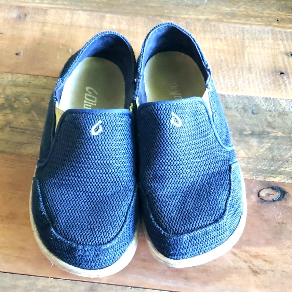 OluKai sz 1 slip on shoes GUC